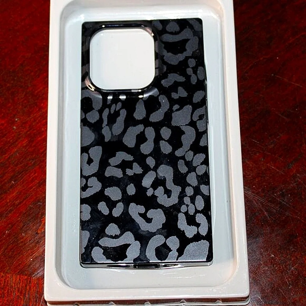 Heyday Square Edge Leopard Print MagSafe Case - iPhone 15 Pro - New!